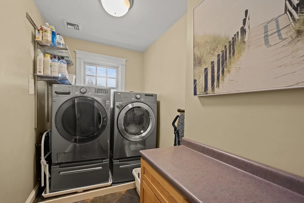 5 bed, 2 bath apartment for rent at 23 Albert St, Waltham — photo 28 of 35