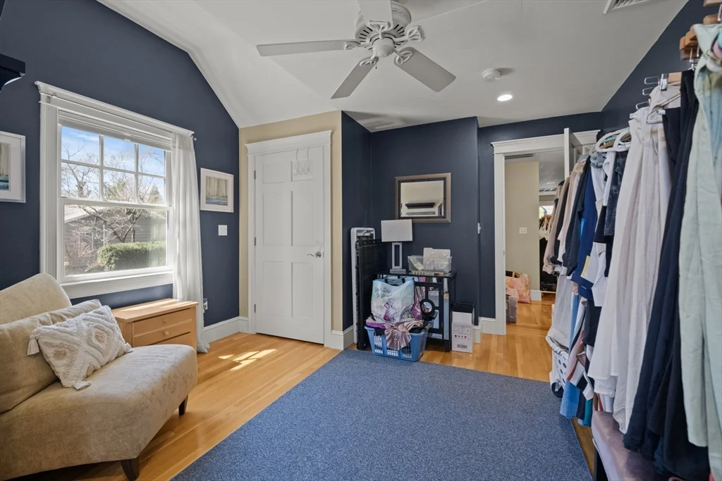 5 bed, 2 bath apartment for rent at 23 Albert St, Waltham — photo 24 of 35