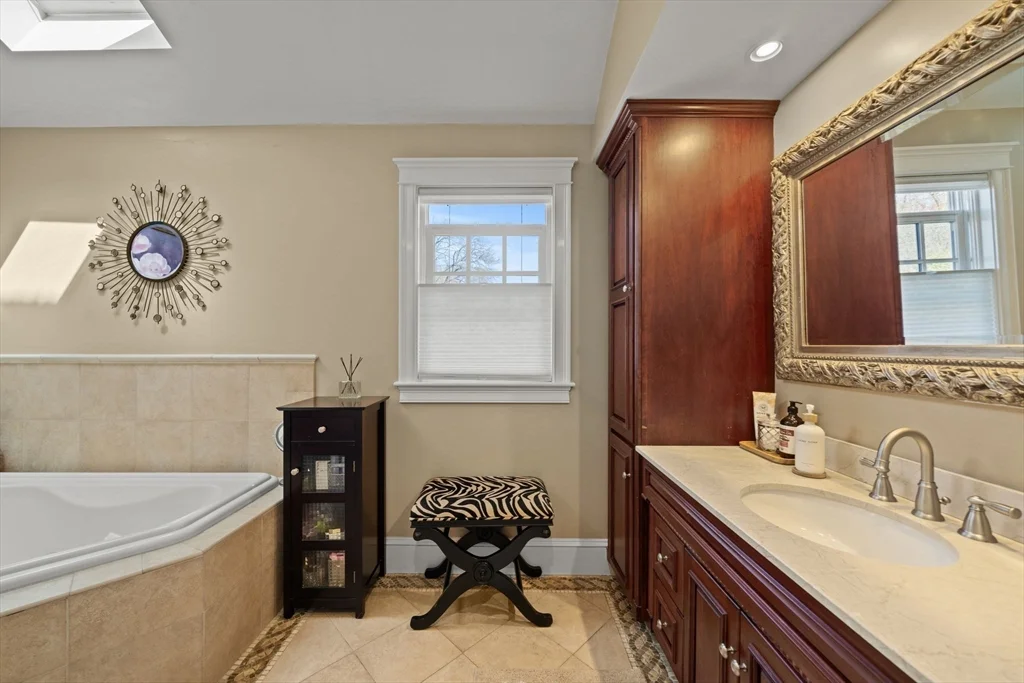 5 bed, 2 bath apartment for rent at 23 Albert St, Waltham — photo 25 of 35