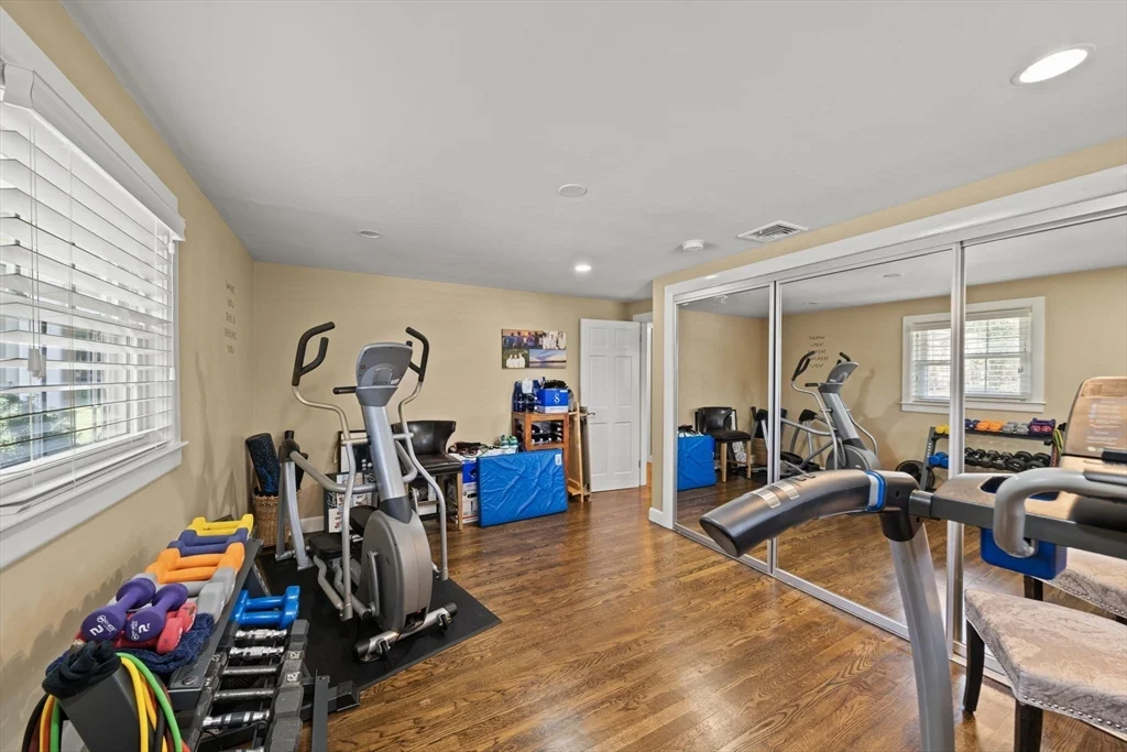 5 bed, 2 bath apartment for rent at 23 Albert St, Waltham — photo 18 of 35
