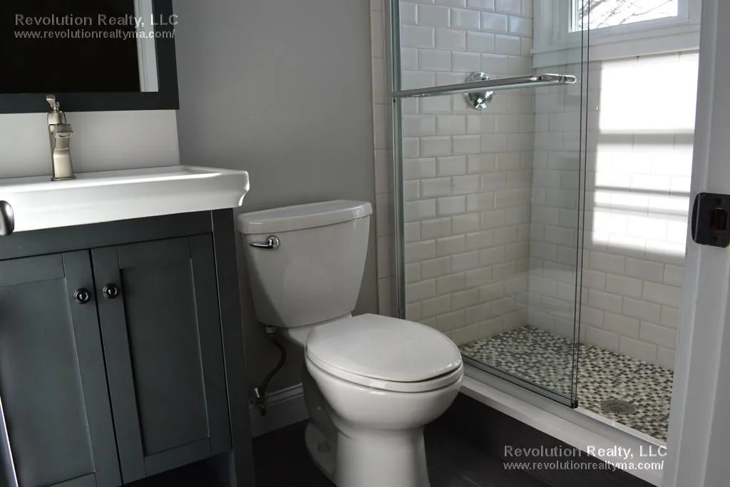 4 bed, 2 bath apartment for rent at 23 Alston St Unit 2, East Somerville — photo 8 of 8