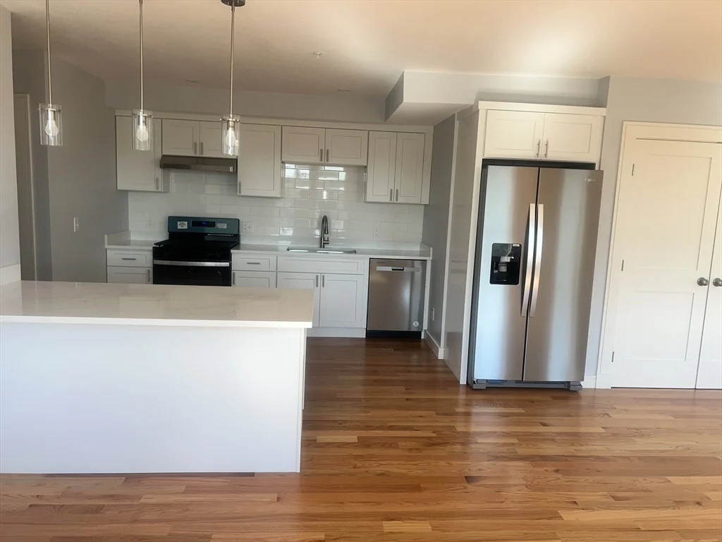 3 bed, 2 bath apartment for rent at 23 Arcadia St Unit 3, Dorchester — photo 2 of 6