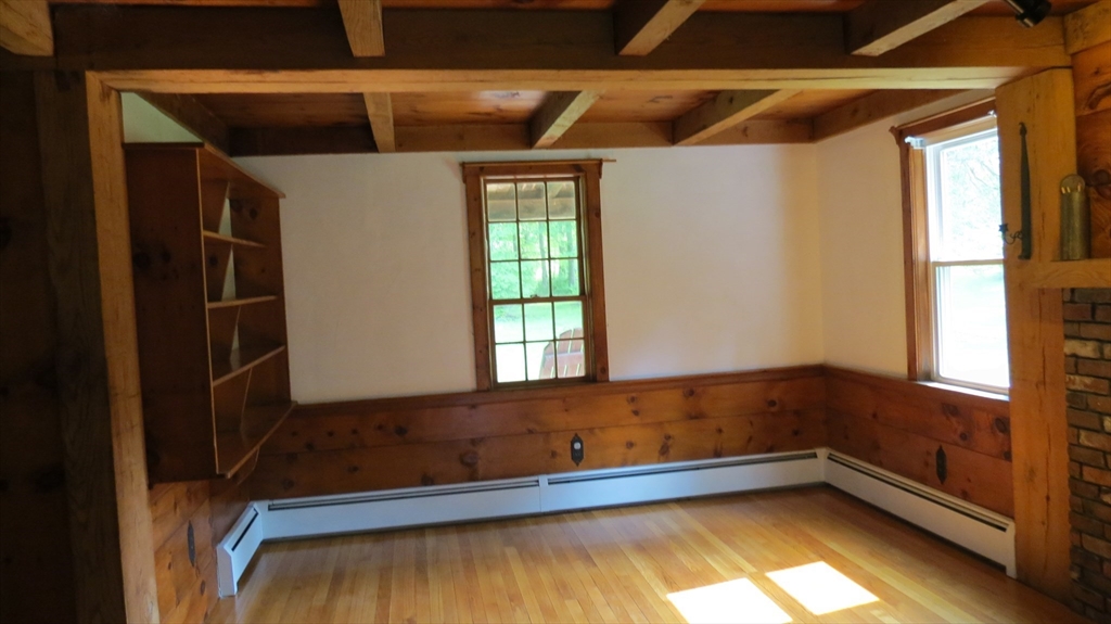3 bed, 1 bath apartment for rent at 23 Archelaus Pl, West Newbury — photo 7 of 16