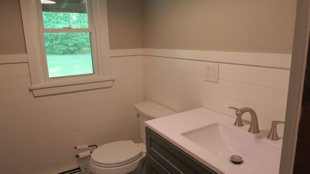 3 bed, 1 bath apartment for rent at 23 Archelaus Pl, West Newbury — photo 14 of 16