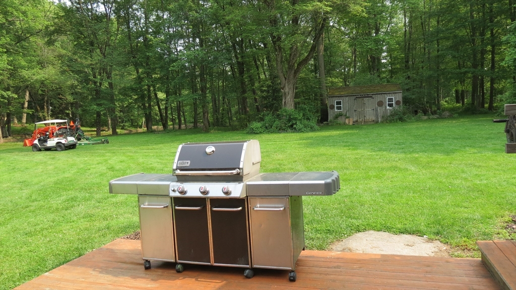 3 bed, 1 bath apartment for rent at 23 Archelaus Pl, West Newbury — photo 16 of 16