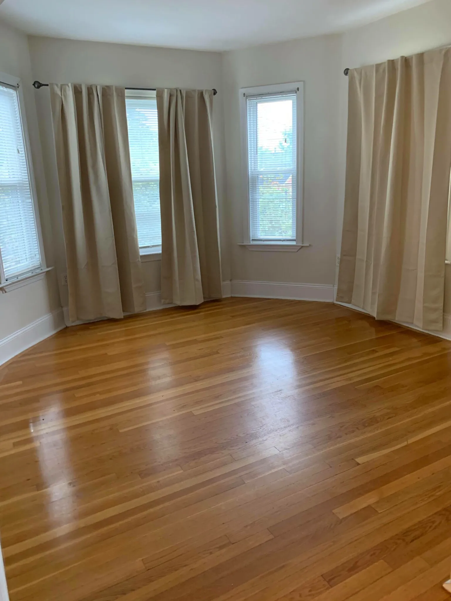 3 bed, 2 bath apartment for rent at 23 Aspinwall Ave Unit 4, Central Village — photo 3 of 8