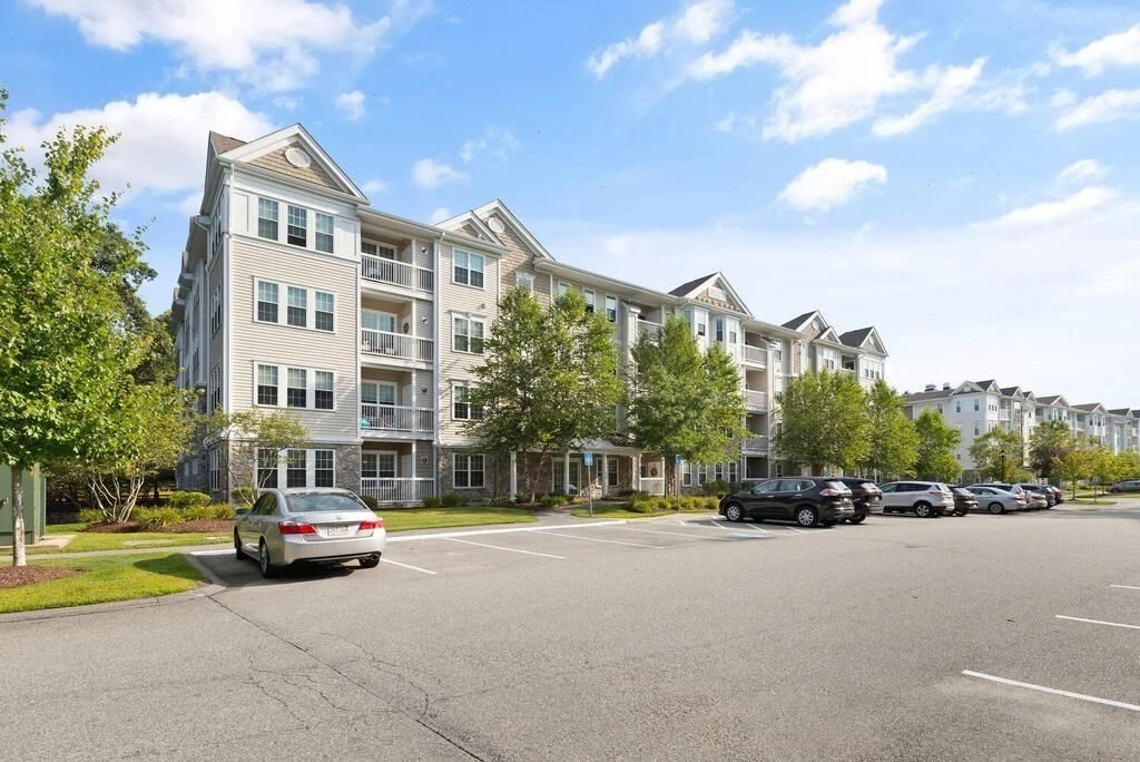2 bed, 2 bath apartment for rent at 23 Augustus Ct Unit 1004, Reading — photo 2 of 28
