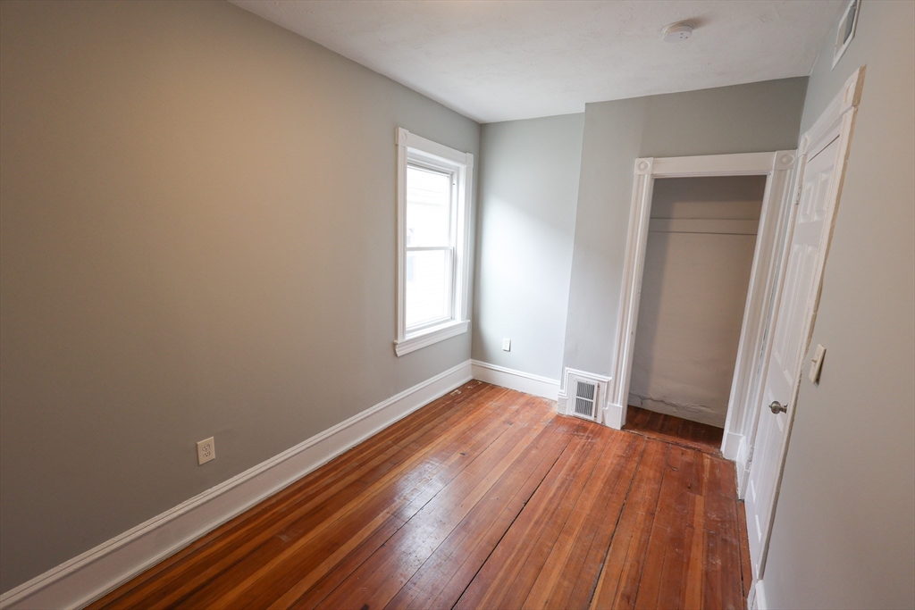 4 bed, 1 bath apartment for rent at 23 Barry St Unit 3A, Dorchester — photo 6 of 8