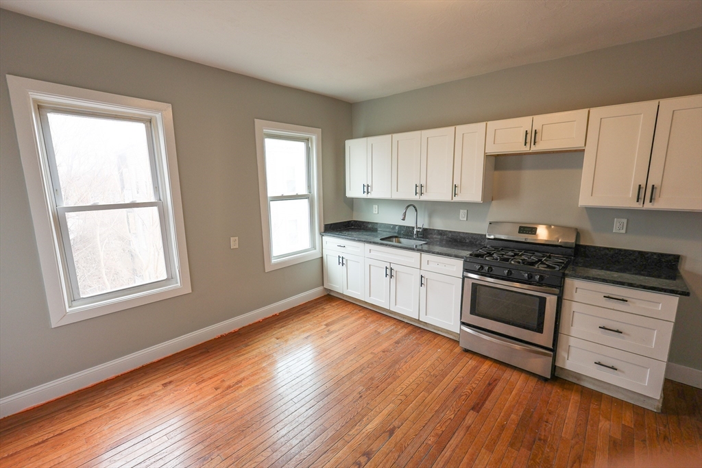 4 bed, 1 bath apartment for rent at 23 Barry St Unit 3A, Dorchester — photo 2 of 8