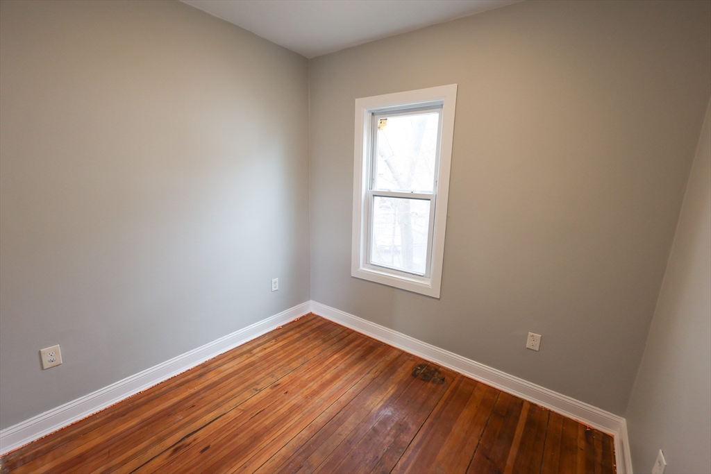 4 bed, 1 bath apartment for rent at 23 Barry St Unit 3A, Dorchester — photo 8 of 8