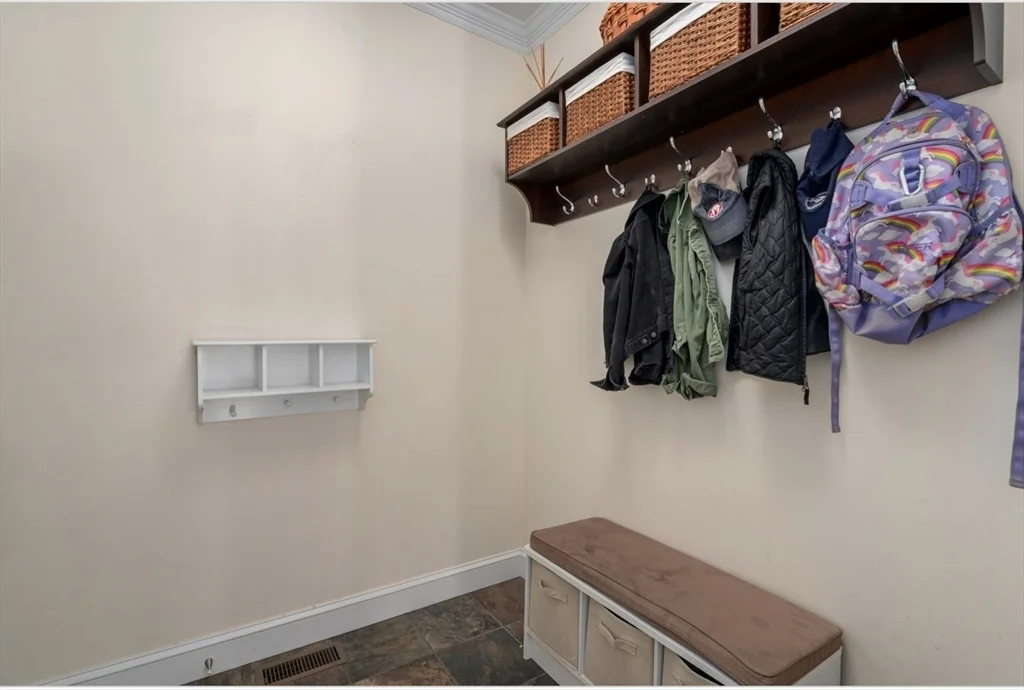 4 bed, 2 bath apartment for rent at 23 Basswood Ave, Sudbury — photo 13 of 29