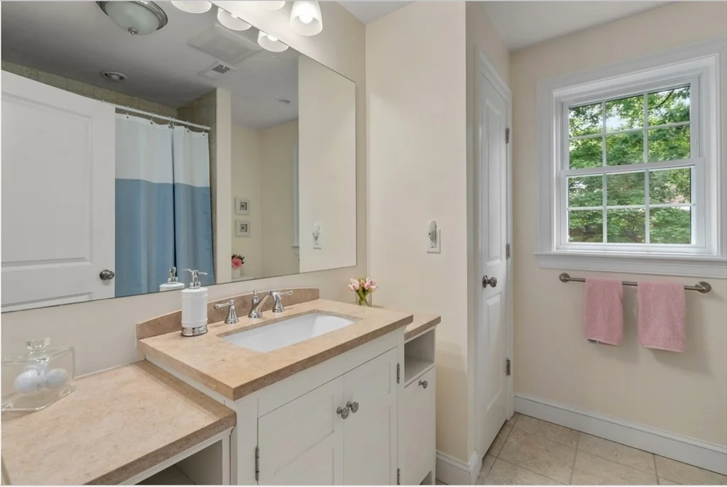 4 bed, 2 bath apartment for rent at 23 Basswood Ave, Sudbury — photo 18 of 29