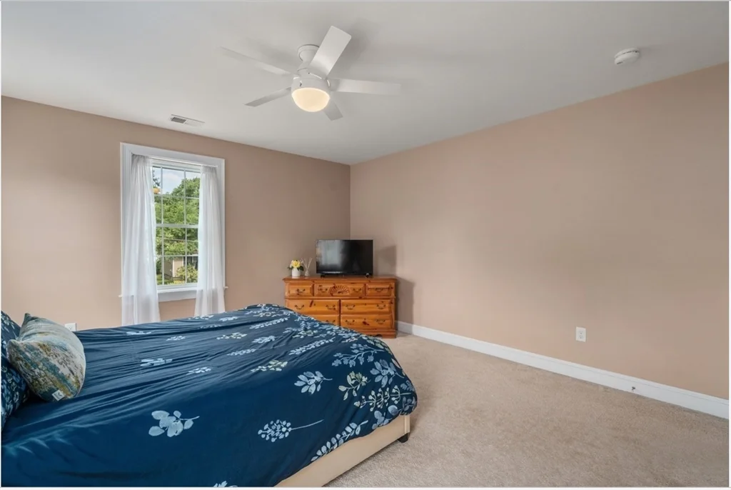4 bed, 2 bath apartment for rent at 23 Basswood Ave, Sudbury — photo 16 of 29