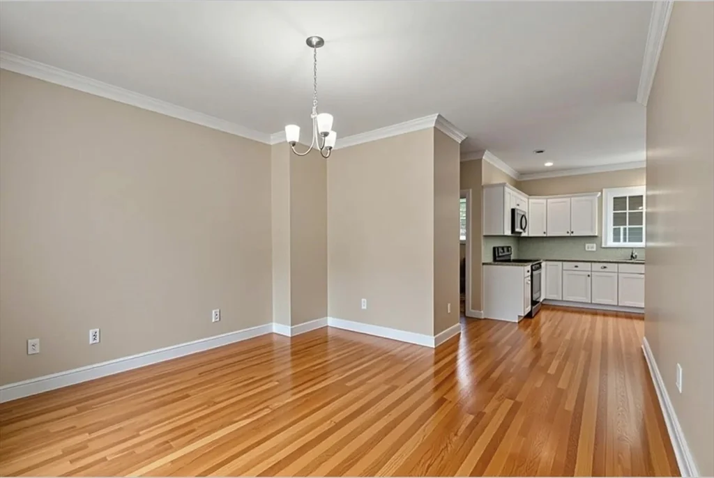 4 bed, 2 bath apartment for rent at 23 Basswood Ave, Sudbury — photo 10 of 29