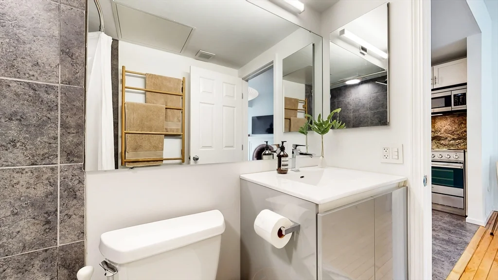 1 bed, 1 bath apartment for rent at 23 Bay State Rd Unit 5, Back Bay — photo 17 of 21