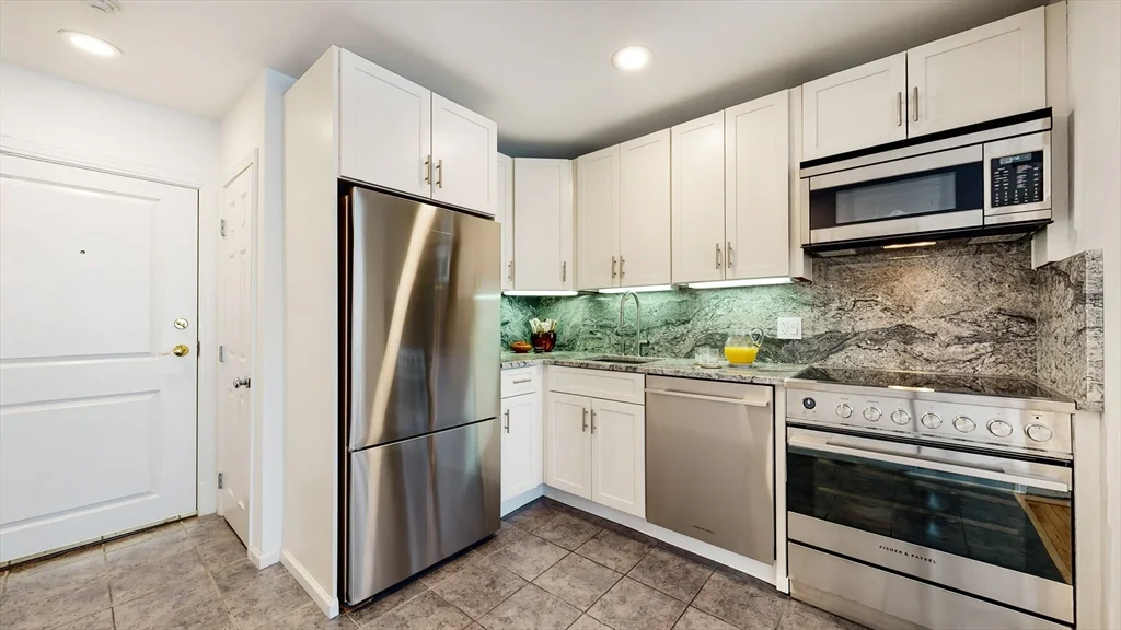 1 bed, 1 bath apartment for rent at 23 Bay State Rd Unit 5, Back Bay — photo 7 of 21