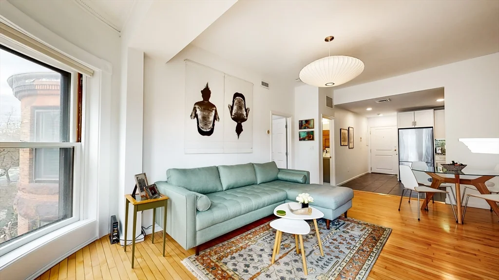 1 bed, 1 bath apartment for rent at 23 Bay State Rd Unit 5, Back Bay — photo 3 of 21