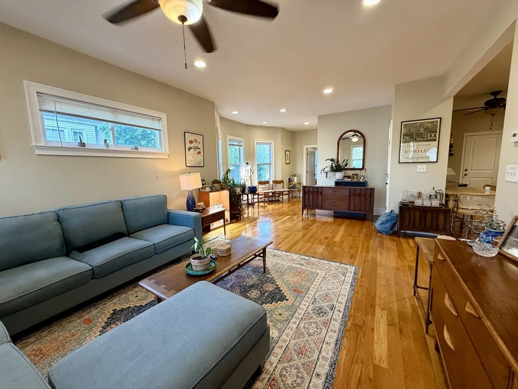 2 bed, 1 bath apartment for rent at 23 Bedford Unit 1, Quincy — photo 4 of 11
