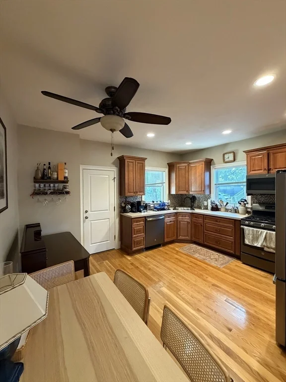 2 bed, 1 bath apartment for rent at 23 Bedford Unit 1, Quincy — photo 6 of 11