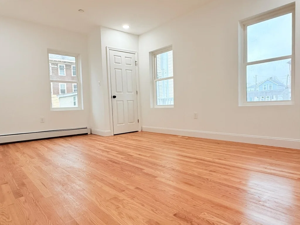 3 bed, 1 bath apartment for rent at 23 Bellevue Unit 1, Worcester — photo 14 of 22