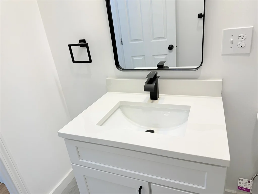 3 bed, 1 bath apartment for rent at 23 Bellevue Unit 1, Worcester — photo 13 of 22