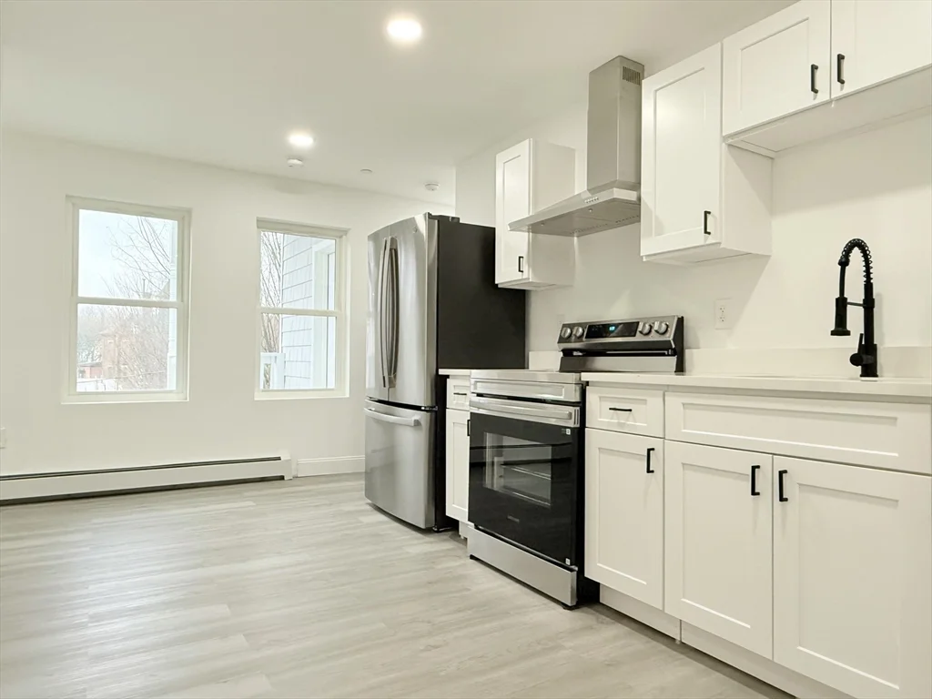 3 bed, 1 bath apartment for rent at 23 Bellevue Unit 1, Worcester — photo 7 of 22