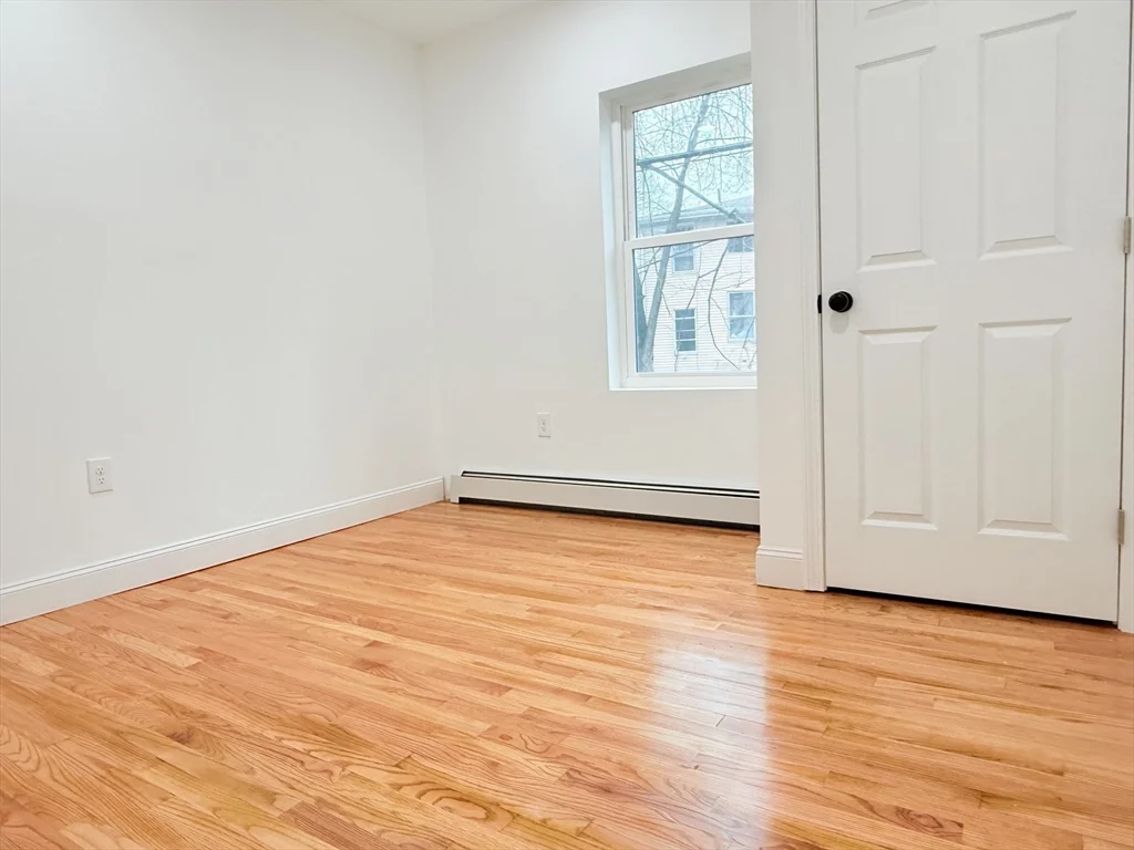 3 bed, 1 bath apartment for rent at 23 Bellevue Unit 1, Worcester — photo 16 of 22