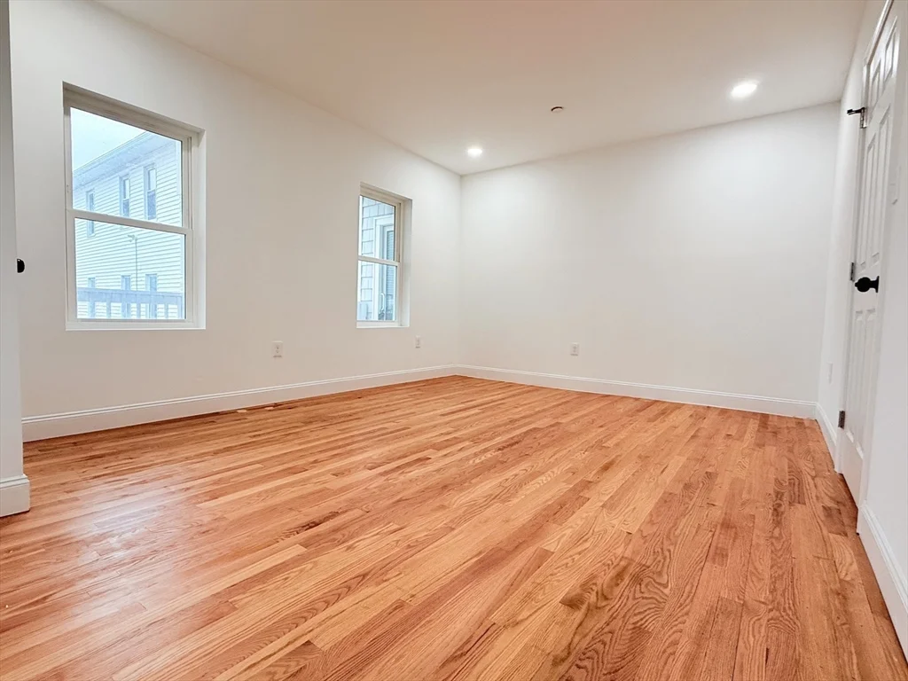 3 bed, 1 bath apartment for rent at 23 Bellevue Unit 1, Worcester — photo 15 of 22
