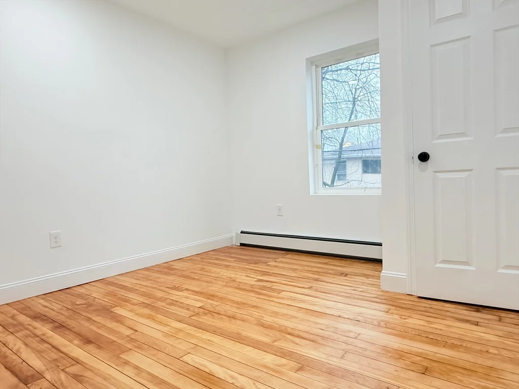 3 bed, 1 bath apartment for rent at 23 Bellevue Unit 2, Worcester — photo 14 of 19