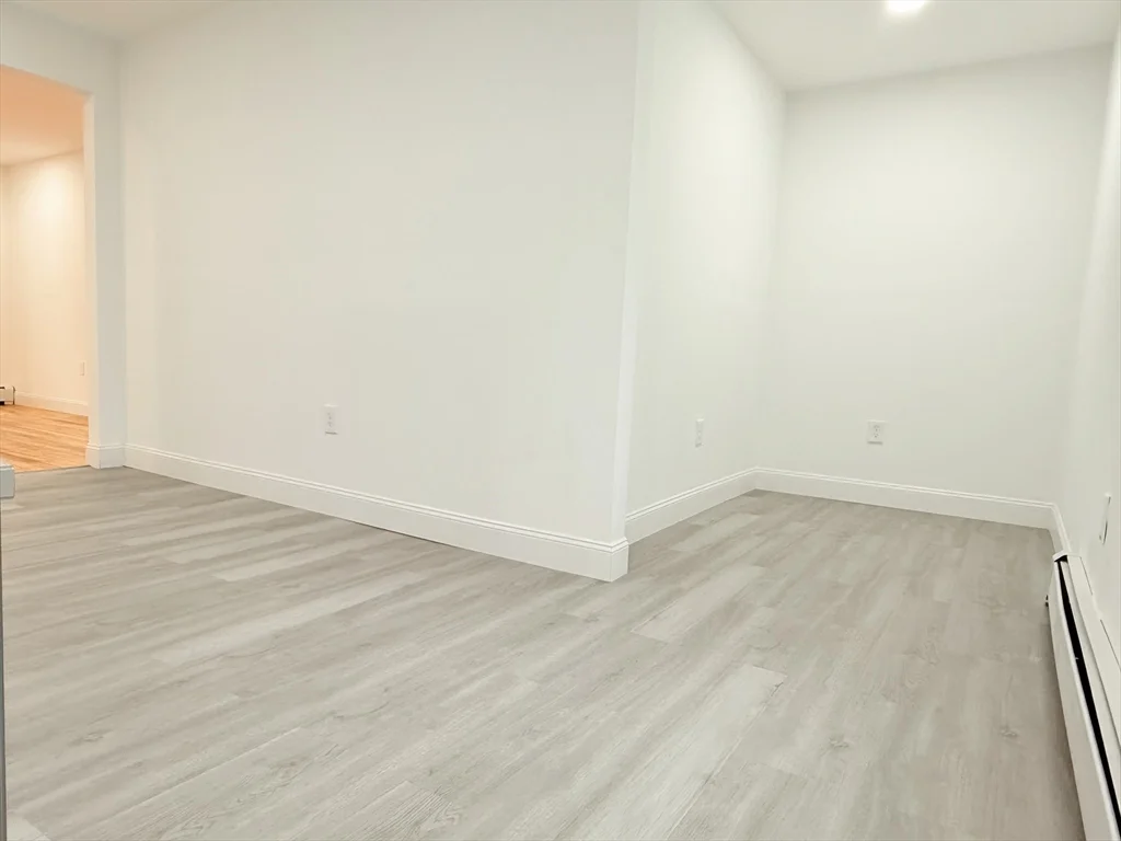 3 bed, 1 bath apartment for rent at 23 Bellevue Unit 2, Worcester — photo 6 of 19