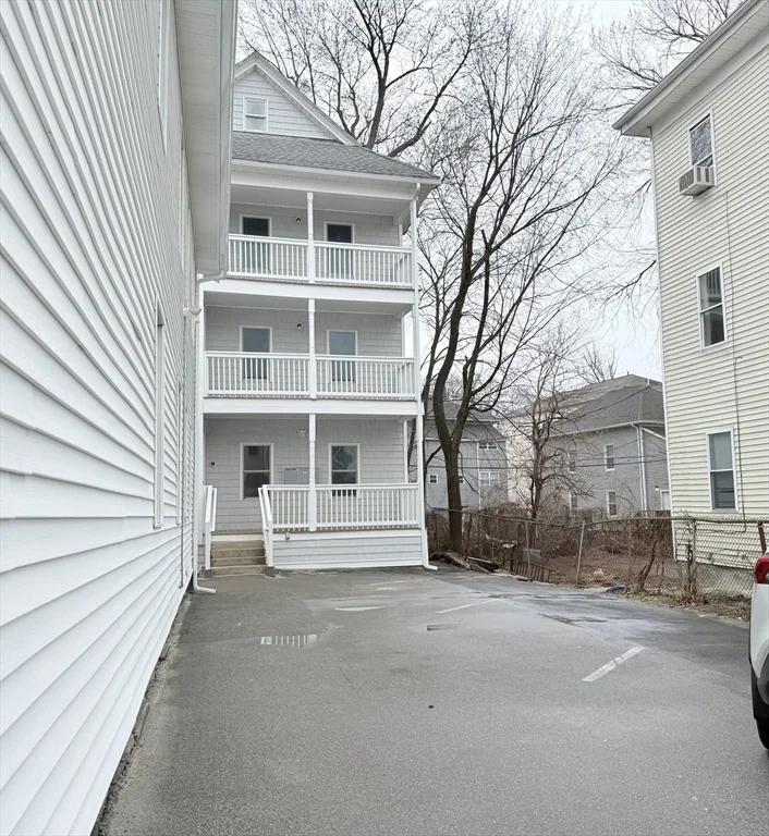 3 bed, 1 bath apartment for rent at 23 Bellevue Unit 2, Worcester — photo 18 of 19
