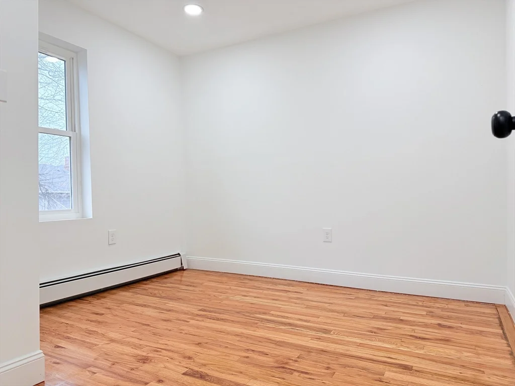 3 bed, 1 bath apartment for rent at 23 Bellevue Unit 2, Worcester — photo 15 of 19