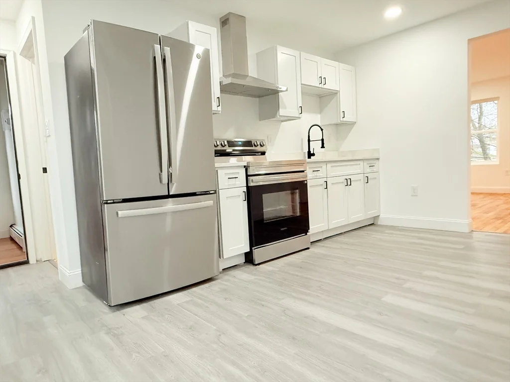 3 bed, 1 bath apartment for rent at 23 Bellevue Unit 2, Worcester — photo 7 of 19
