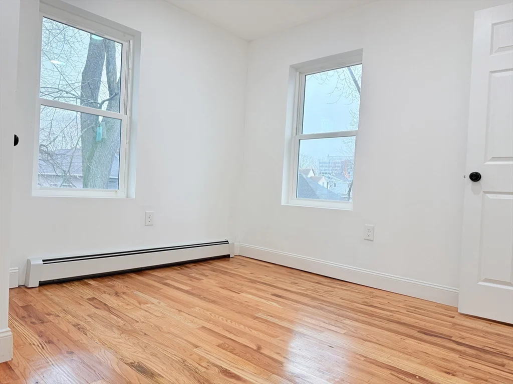 4 bed, 1 bath apartment for rent at 23 Bellevue Unit 3, Worcester — photo 21 of 26