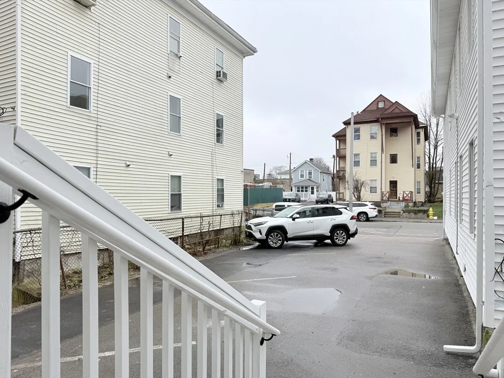 4 bed, 1 bath apartment for rent at 23 Bellevue Unit 3, Worcester — photo 23 of 26
