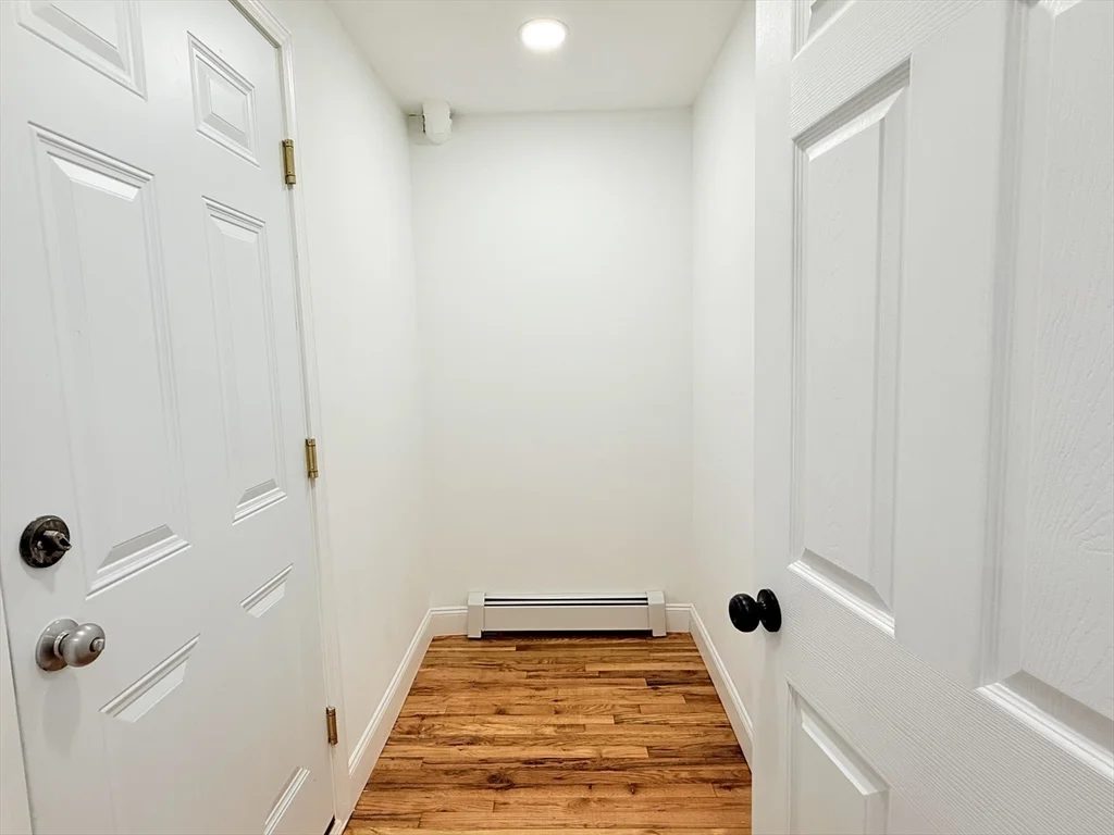 4 bed, 1 bath apartment for rent at 23 Bellevue Unit 3, Worcester — photo 17 of 26