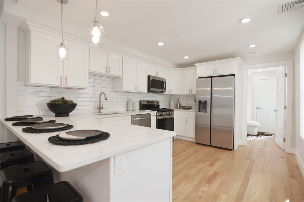 2 bed, 2 bath apartment for rent at 23 Bennington St Unit 2, East Boston — photo 5 of 11