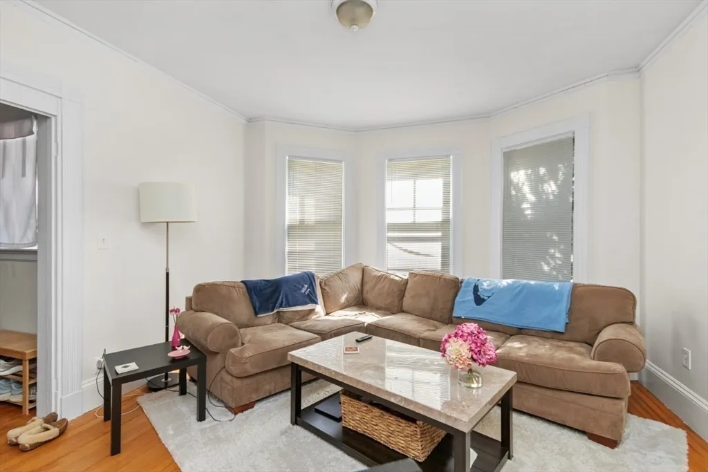 2 bed, 1 bath apartment for rent at 23 Bentley St Unit 1, Brighton