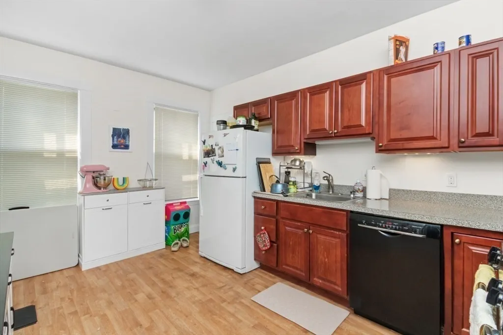 2 bed, 1 bath apartment for rent at 23 Bentley St Unit 1, Brighton — photo 4 of 11