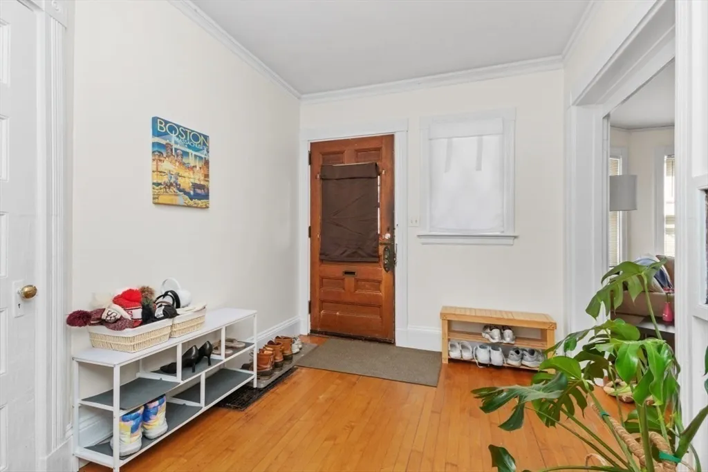 2 bed, 1 bath apartment for rent at 23 Bentley St Unit 1, Brighton — photo 10 of 11