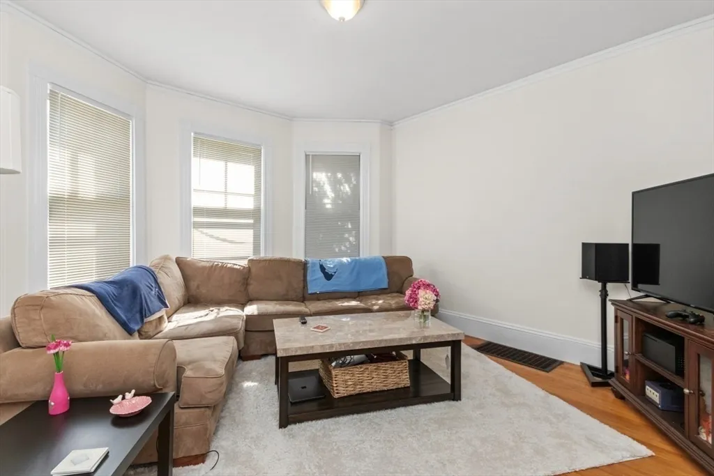 2 bed, 1 bath apartment for rent at 23 Bentley St Unit 1, Brighton — photo 2 of 11