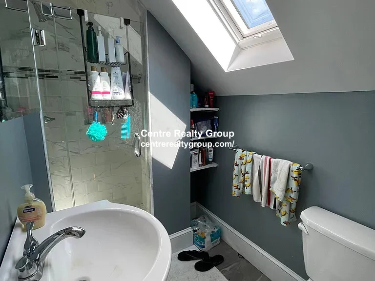 5 bed, 2 bath apartment for rent at 23 Berwick Rd, Tufts University — photo 15 of 19