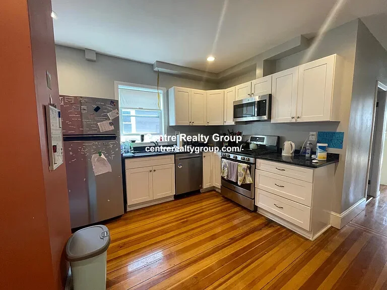 5 bed, 2 bath apartment for rent at 23 Berwick Rd, Tufts University — photo 2 of 19