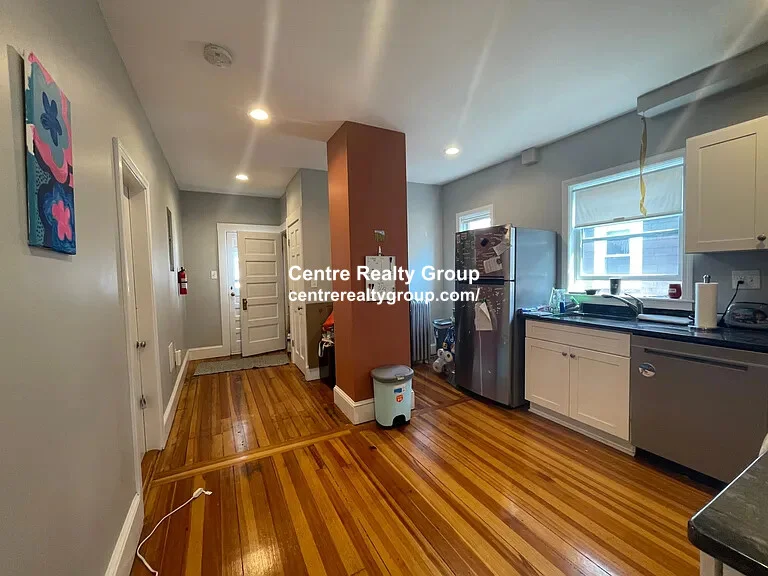 5 bed, 2 bath apartment for rent at 23 Berwick Rd, Tufts University — photo 4 of 19