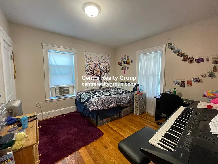 5 bed, 2 bath apartment for rent at 23 Berwick Rd, Tufts University — photo 9 of 19