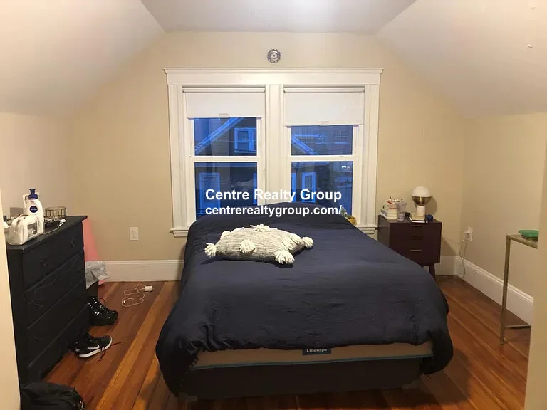 5 bed, 2 bath apartment for rent at 23 Berwick Rd, Tufts University — photo 13 of 19