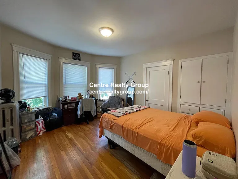 5 bed, 2 bath apartment for rent at 23 Berwick Rd, Tufts University — photo 8 of 19