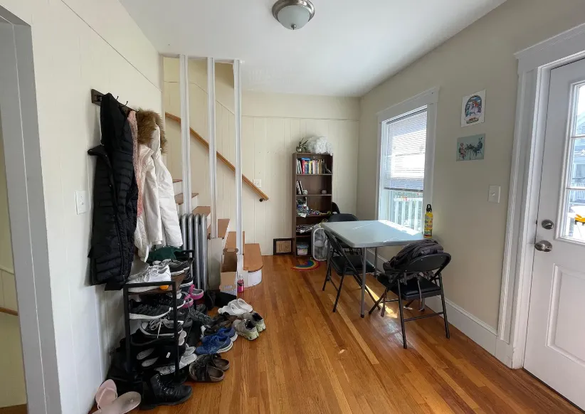5 bed, 2 bath apartment for rent at 23 Berwick Rd Unit ., South Medford — photo 7 of 17