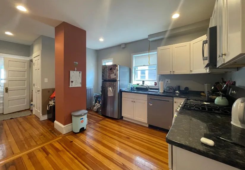 5 bed, 2 bath apartment for rent at 23 Berwick Rd Unit ., South Medford — photo 3 of 17