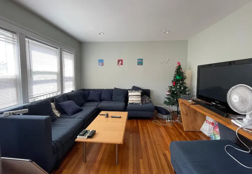 5 bed, 2 bath apartment for rent at 23 Berwick Rd Unit ., South Medford — photo 6 of 17